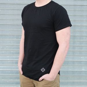 Men’s black tee